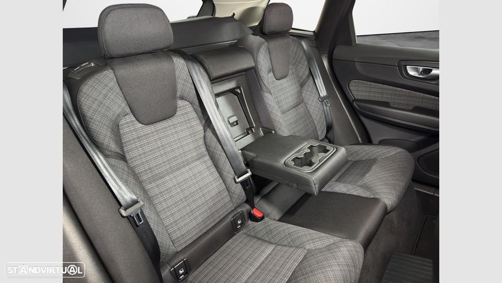 Volvo XC 60 2.0 T6 PHEV Core AWD - 21