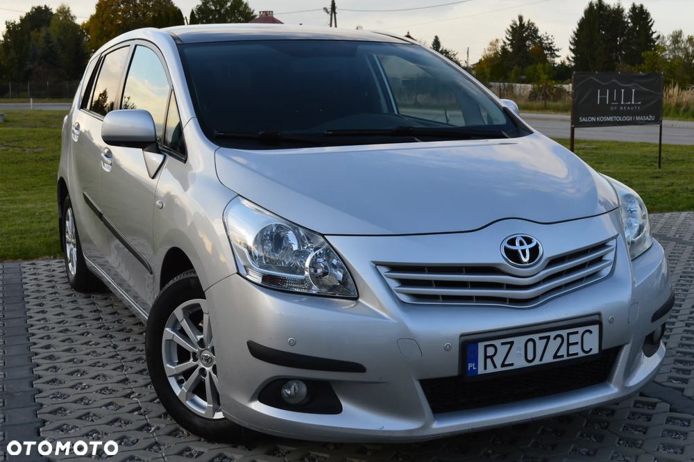 Toyota Verso 1.8 Premium 7os - 3
