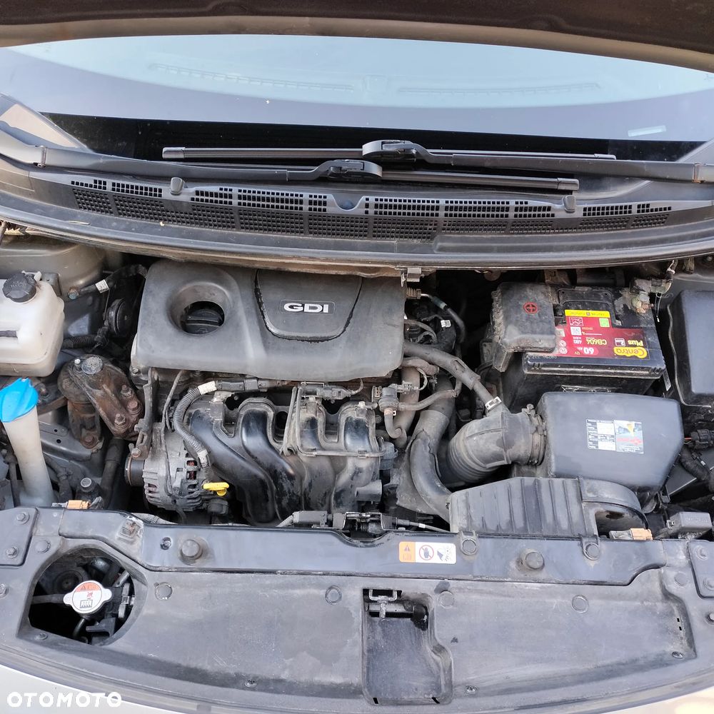 Kia Carens 1.6 GDI L - 26