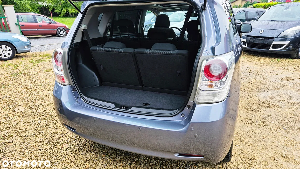 Toyota Verso 1.8 Premium EU5 7os - 31