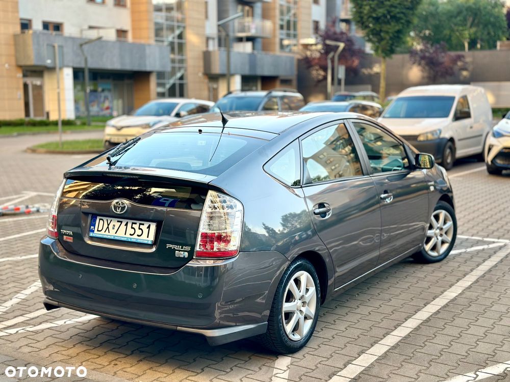 Toyota Prius 1.5 VVT-i Sol - 2