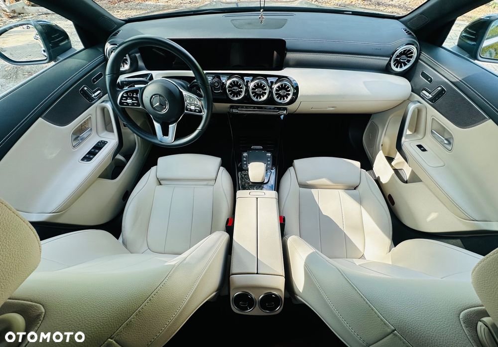 Mercedes-Benz CLA - 13