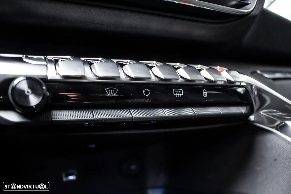 Peugeot 3008 1.6 Hybrid Allure e-EAT8 - 24