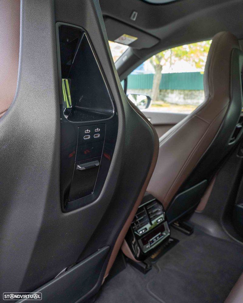 BMW iX xDrive40 - 24