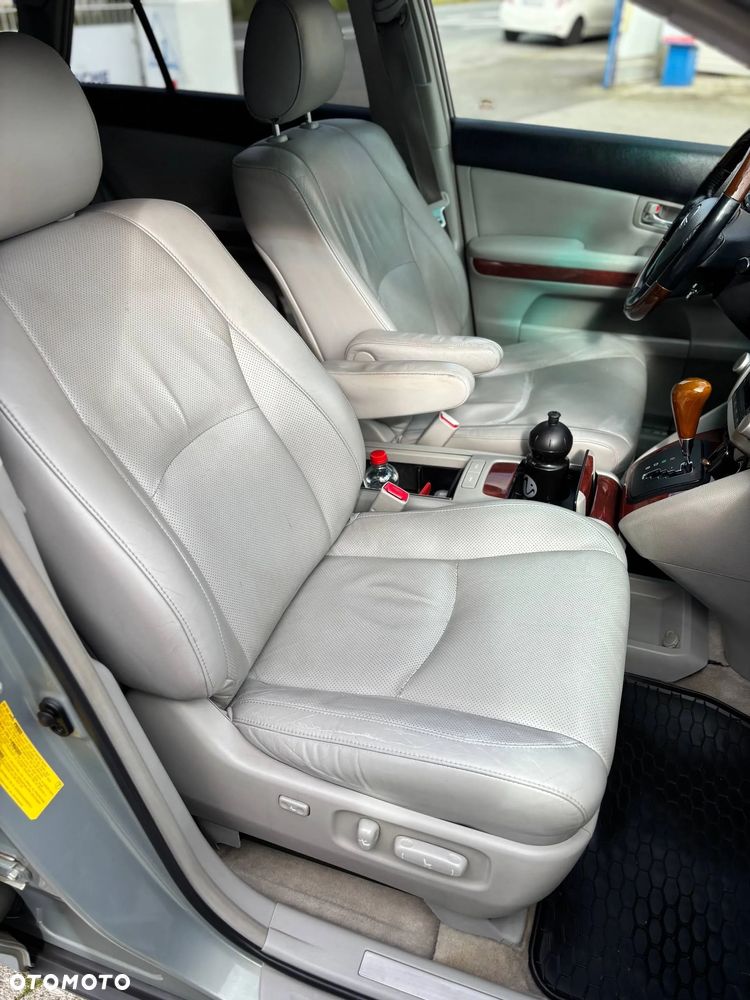 Lexus RX FWD - 12