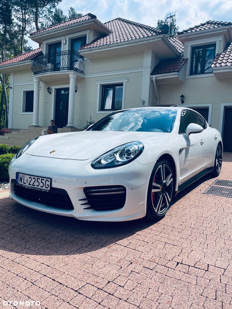 Porsche Panamera GTS PDK - 1