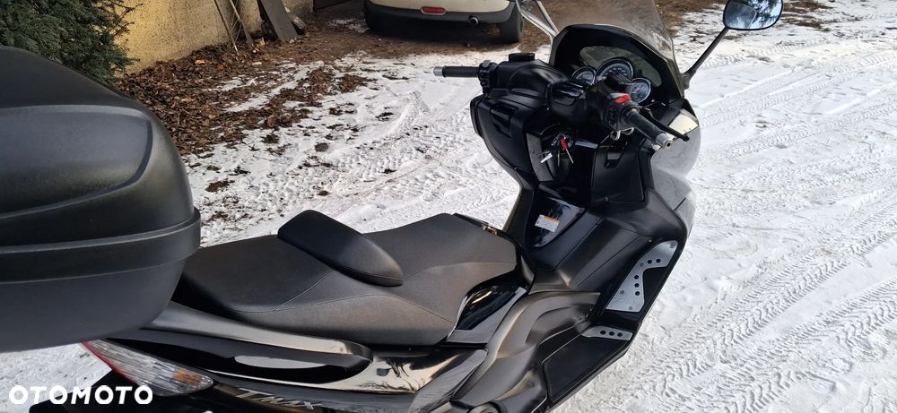 Yamaha Tmax - 12