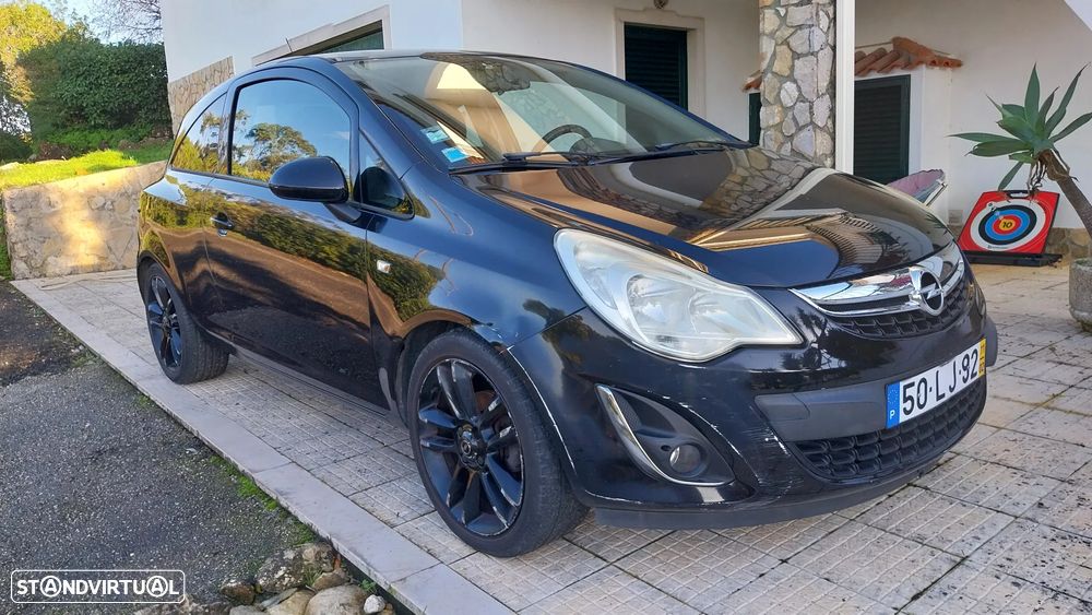 Opel Corsa 1.2 Black Edition - 1