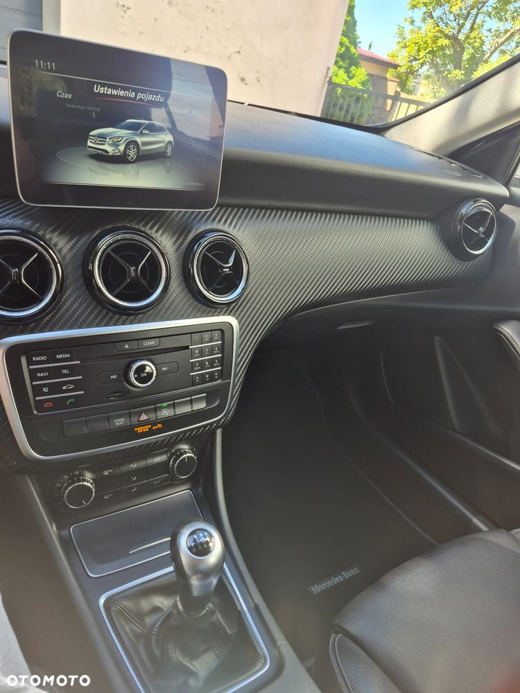 Mercedes-Benz GLA 180 Style - 21