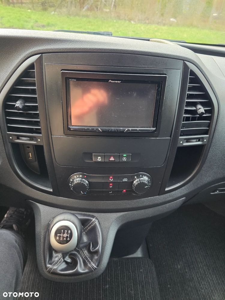 Mercedes-Benz Vito 447 klima Tempomat 145700 km long silnik 2,2 vivaro trafic custom - 29