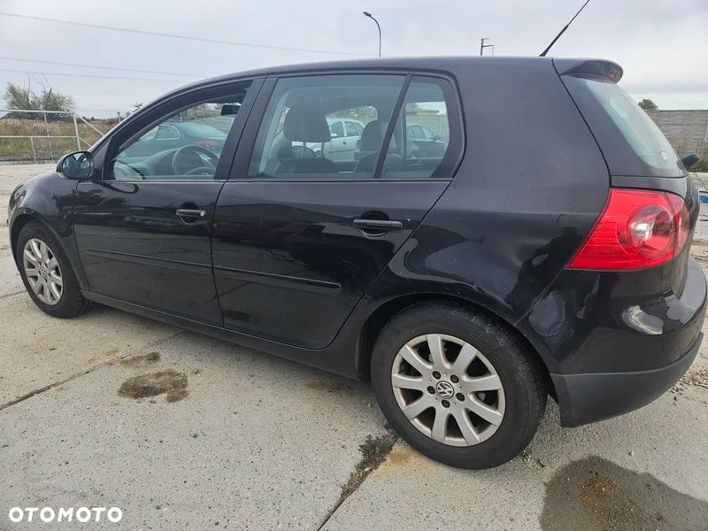 Volkswagen Golf V 1.9 TDI Comfortline - 4