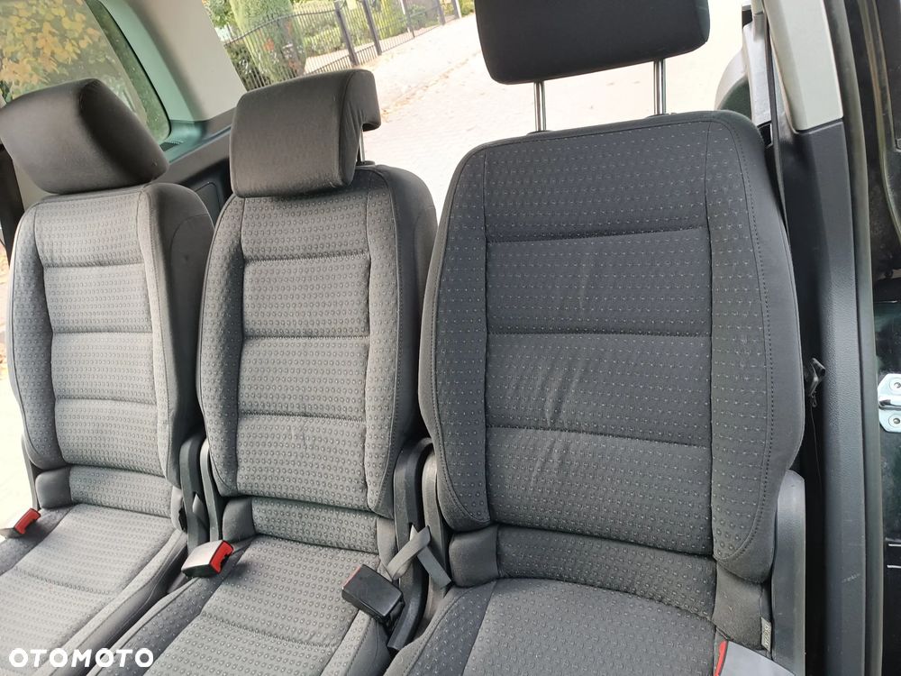 Volkswagen Touran - 19