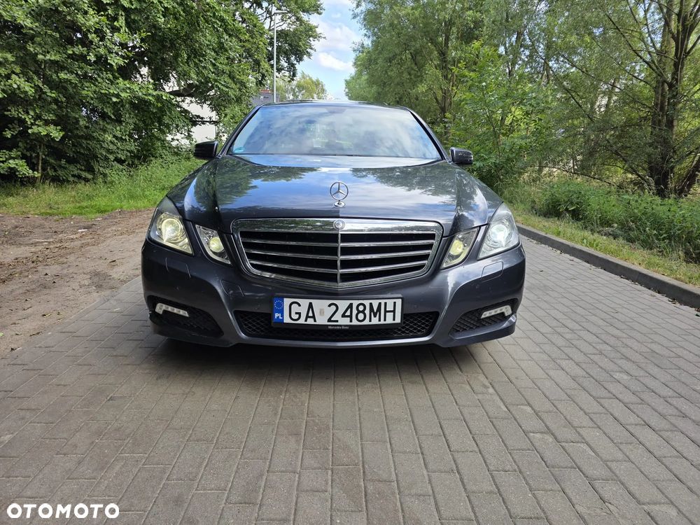 Mercedes-Benz Klasa E 220 CDI BlueEff Avantgarde - 2