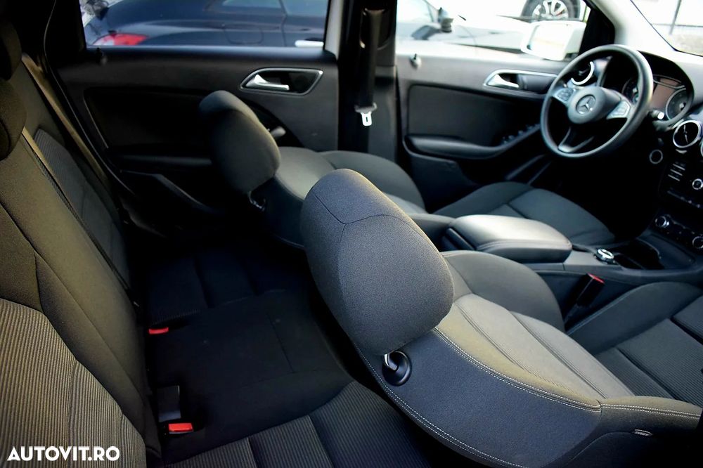 Mercedes-Benz B 220 - 4