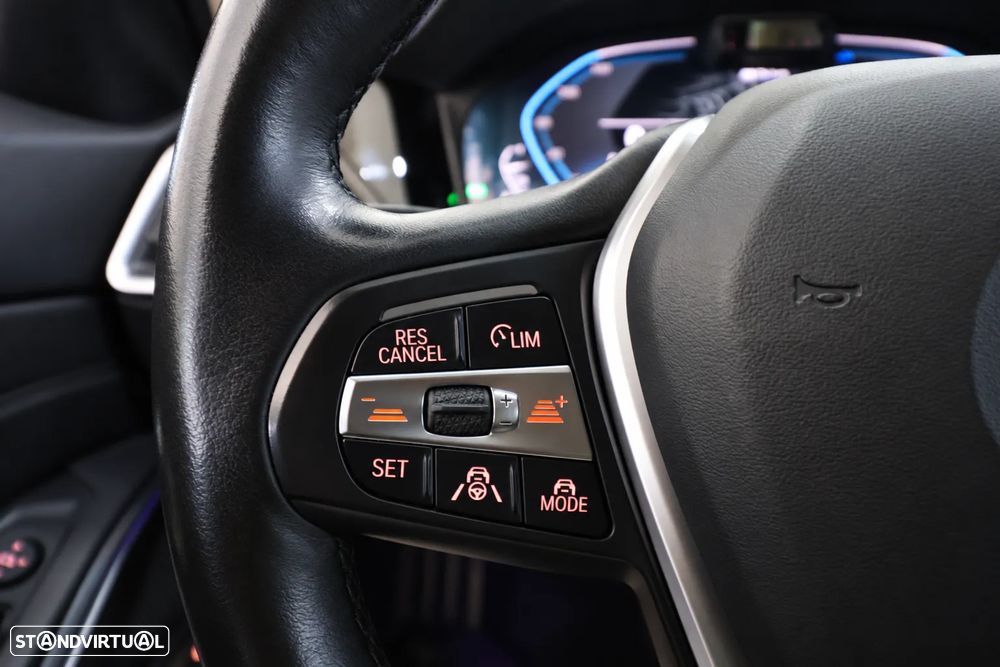 BMW 330 e Auto - 26