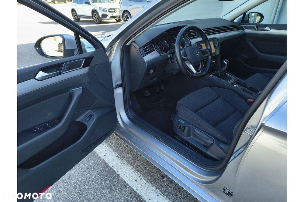 Volkswagen Passat Variant 2.0 TDI EVO Business - 5
