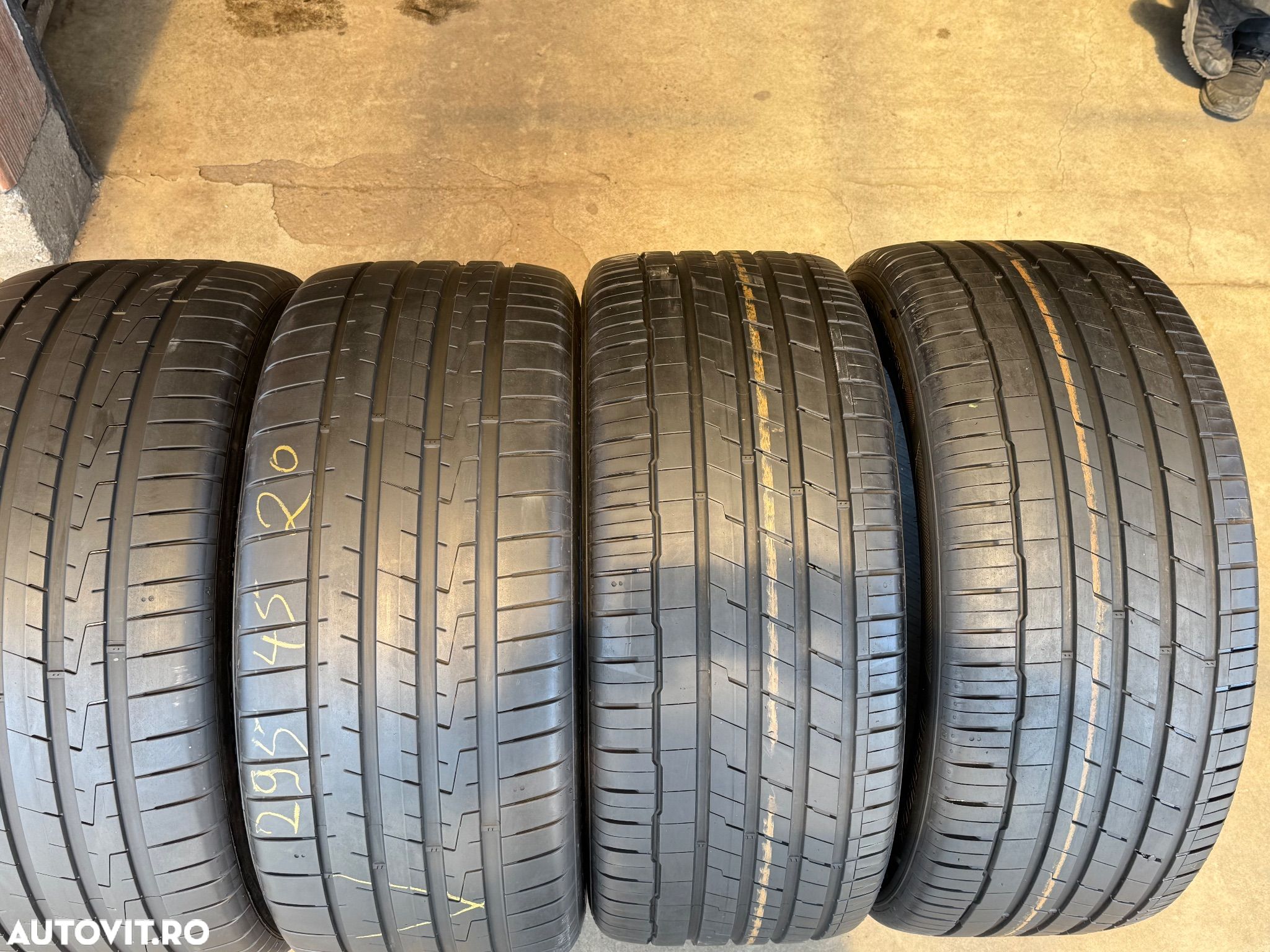 Vând 4 anvelope 295/45/20 hankook de vară ca noi - 1