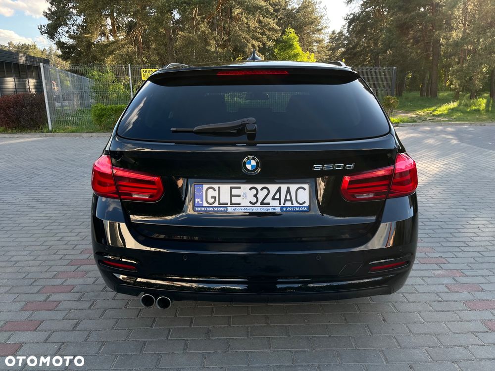 BMW Seria 3 320d Sport Line Shadow - 4