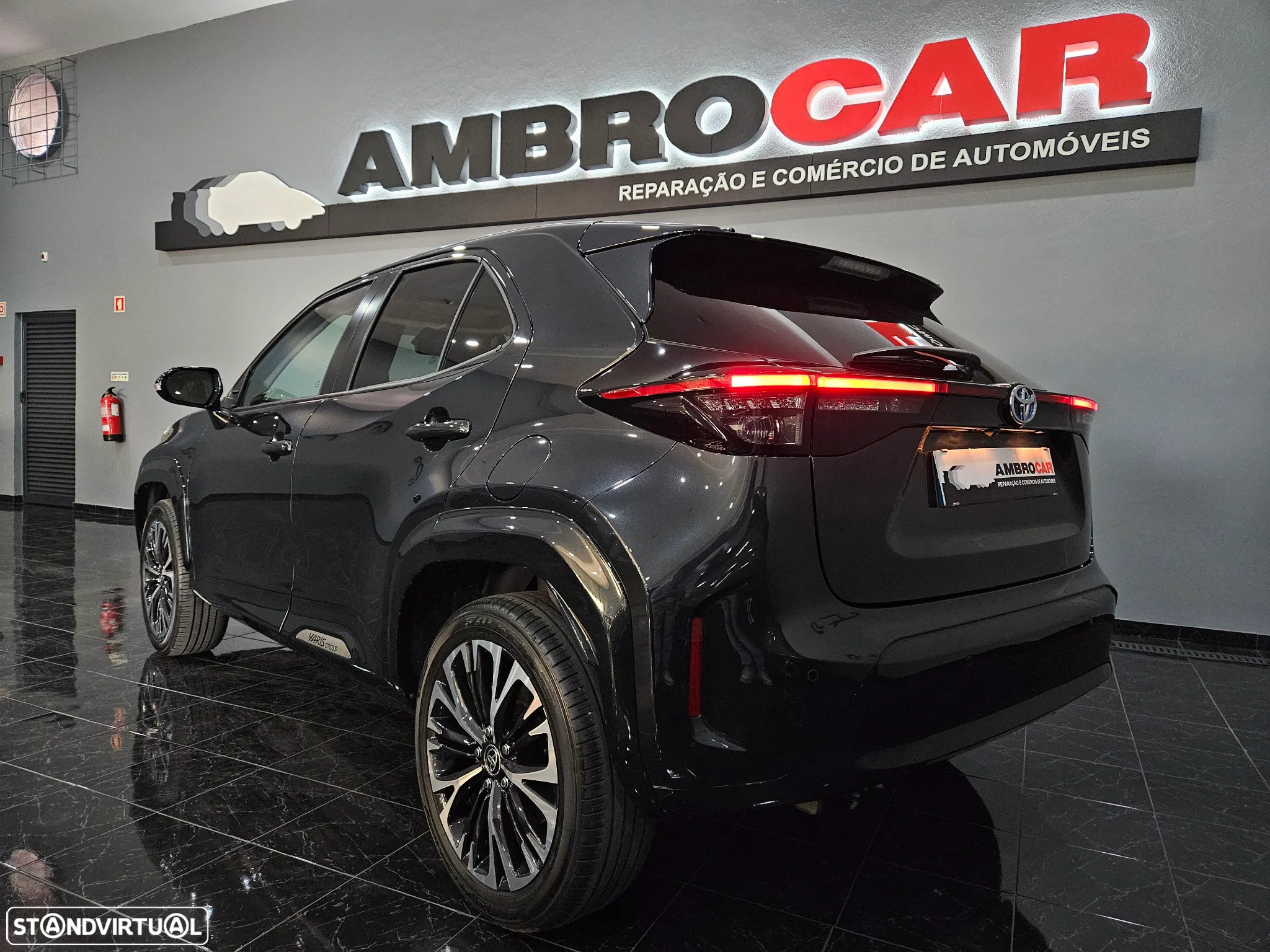 Toyota Yaris Cross 1.5 HDF Luxury - 4