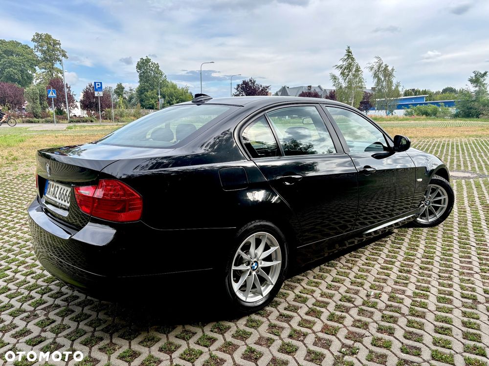 BMW Seria 3 318d - 12
