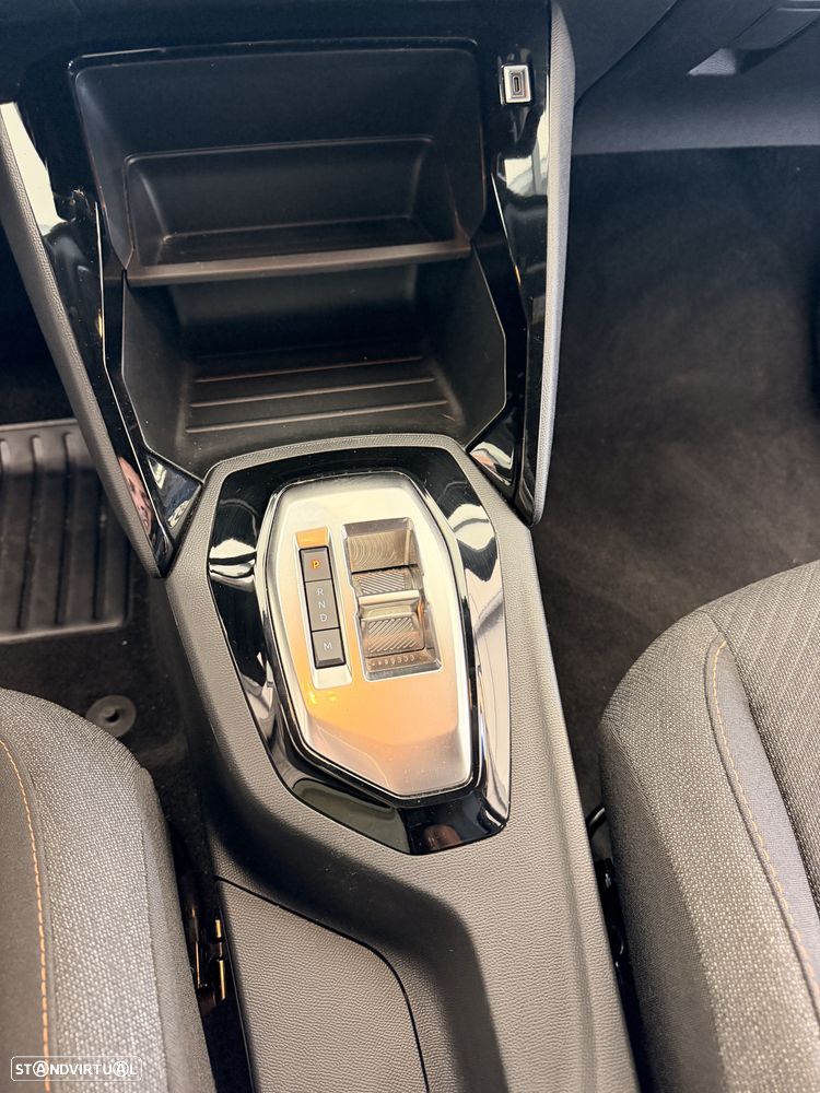 Peugeot 2008 Hybrid 145 e-DSC Style - 18