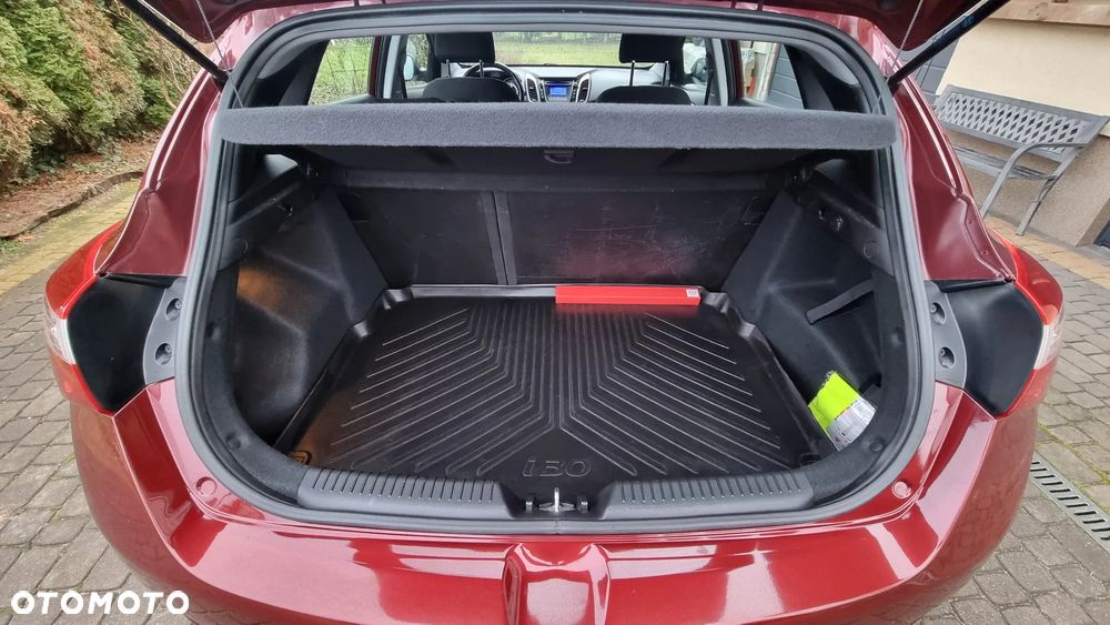 Hyundai i30 blue 1.4 Trend - 31