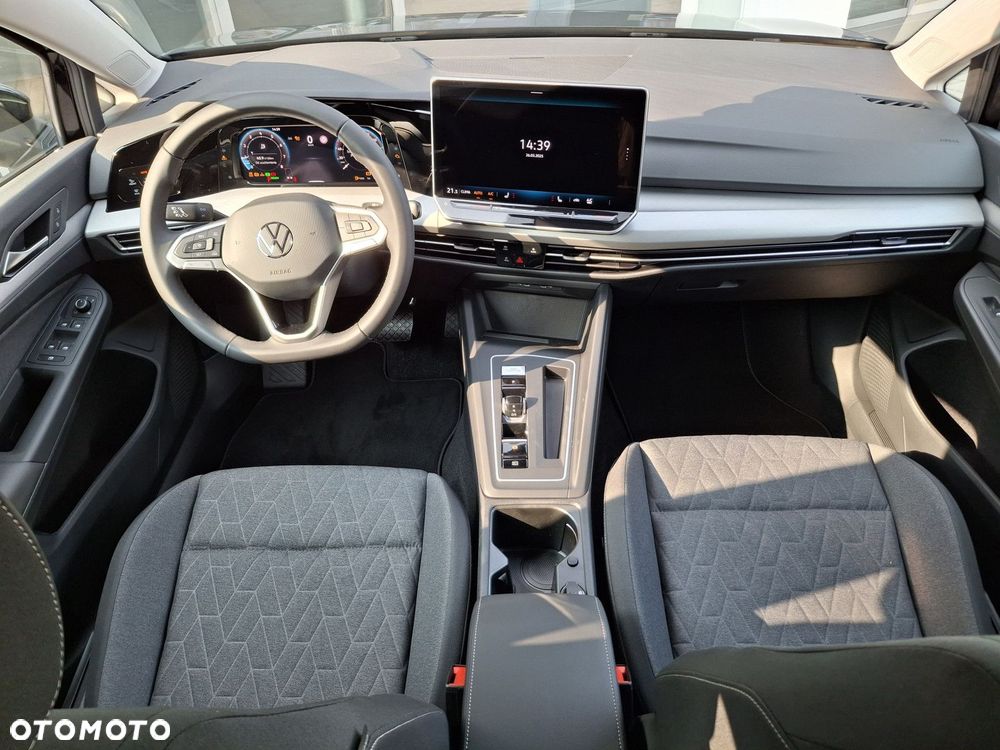 Volkswagen Golf - 10