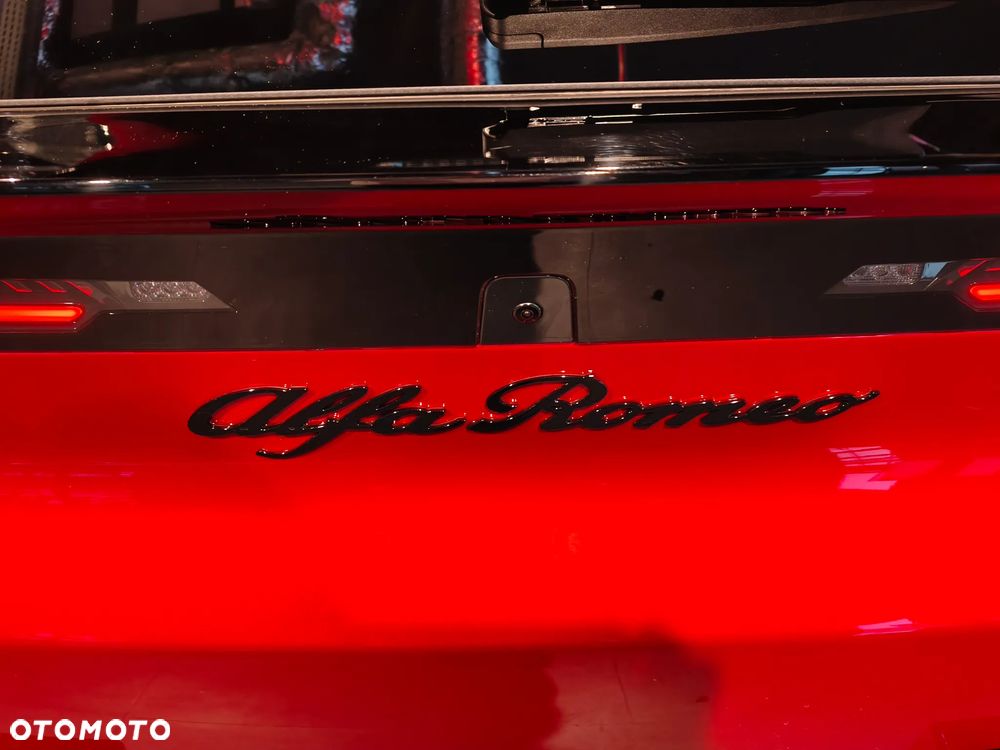 Alfa Romeo Junior 1.2 mHEV Ti eDCT - 19