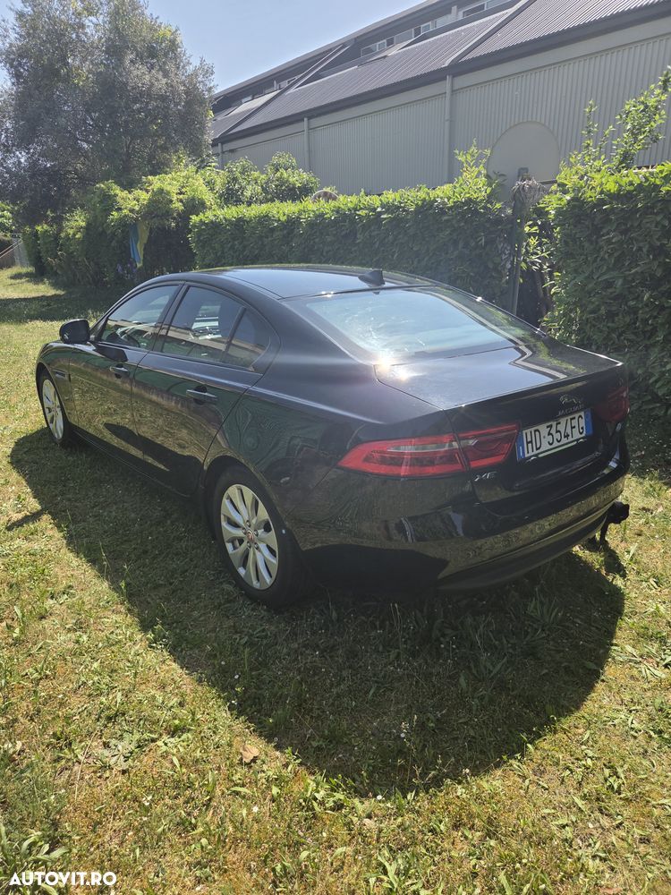 Jaguar XE 2.0 Prestige - 6