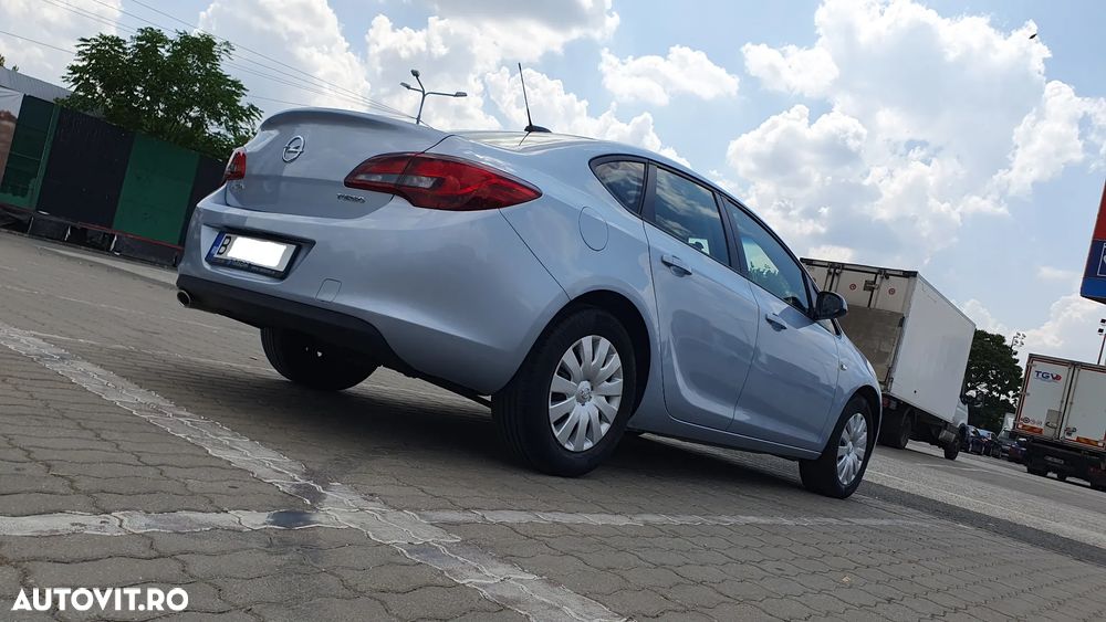 Opel Astra 1.6 TWINPORT ECOTEC Essentia - 37