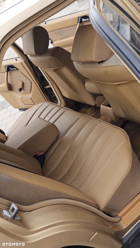 Mercedes-Benz W124 (1984-1993) - 13