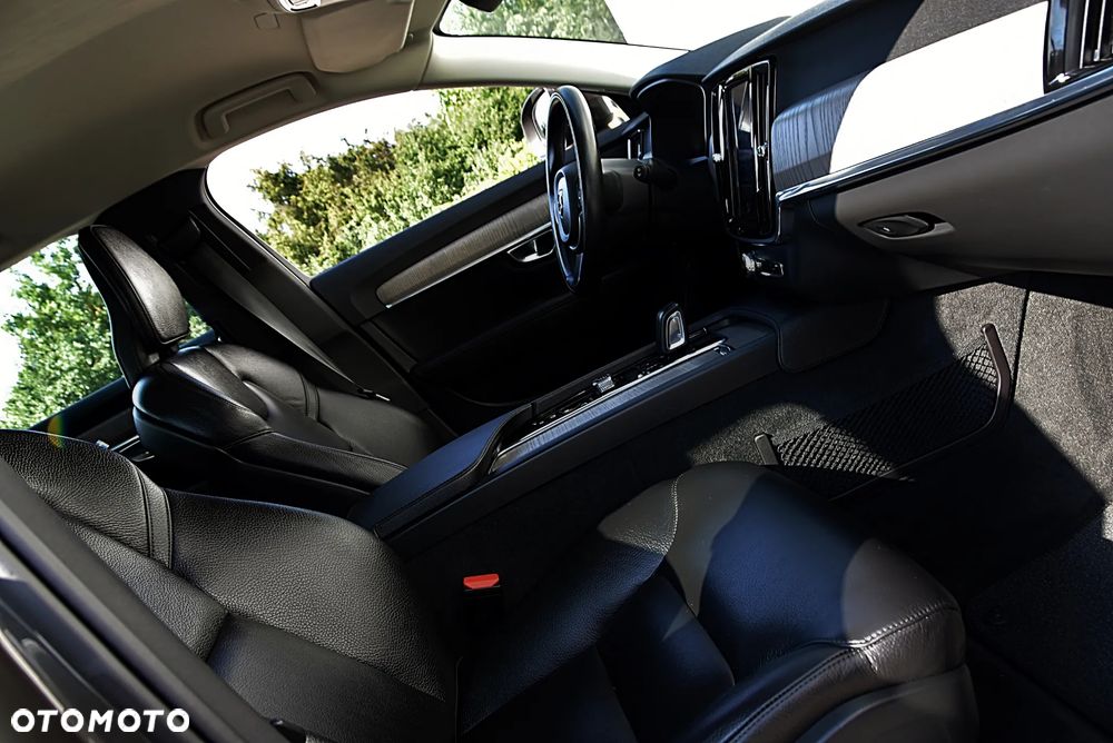 Volvo V90 Cross Country D4 AWD Pro - 18