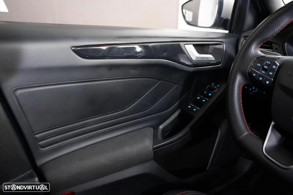 Ford Focus 1.0 EcoBoost MHEV ST-Line - 16