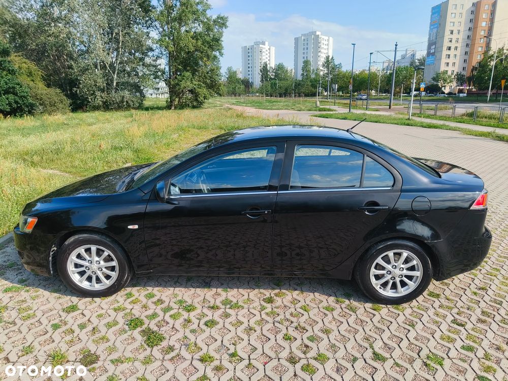 Mitsubishi Lancer 2011 photo 2