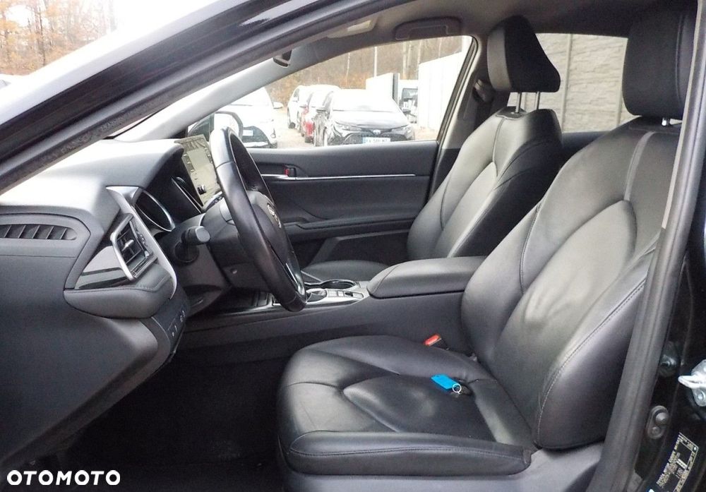Toyota Camry - 27
