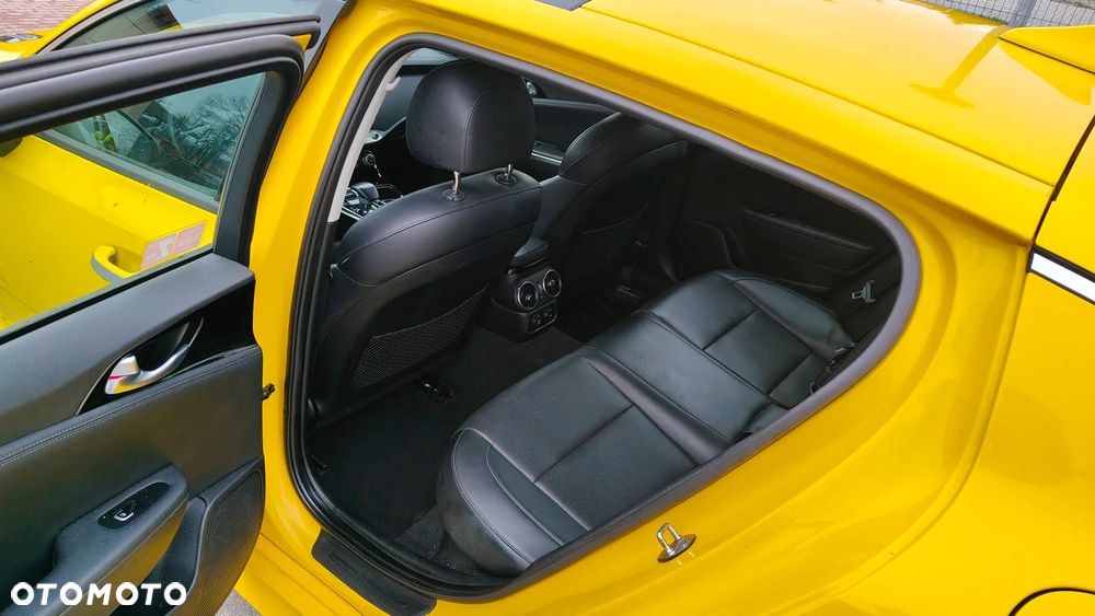 Kia Stinger 2.0 T-GDI XL - 8