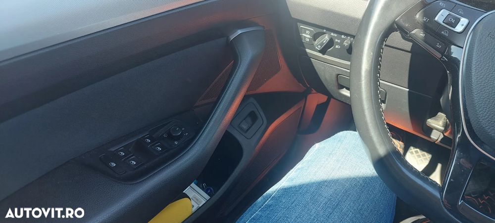Volkswagen Passat - 13