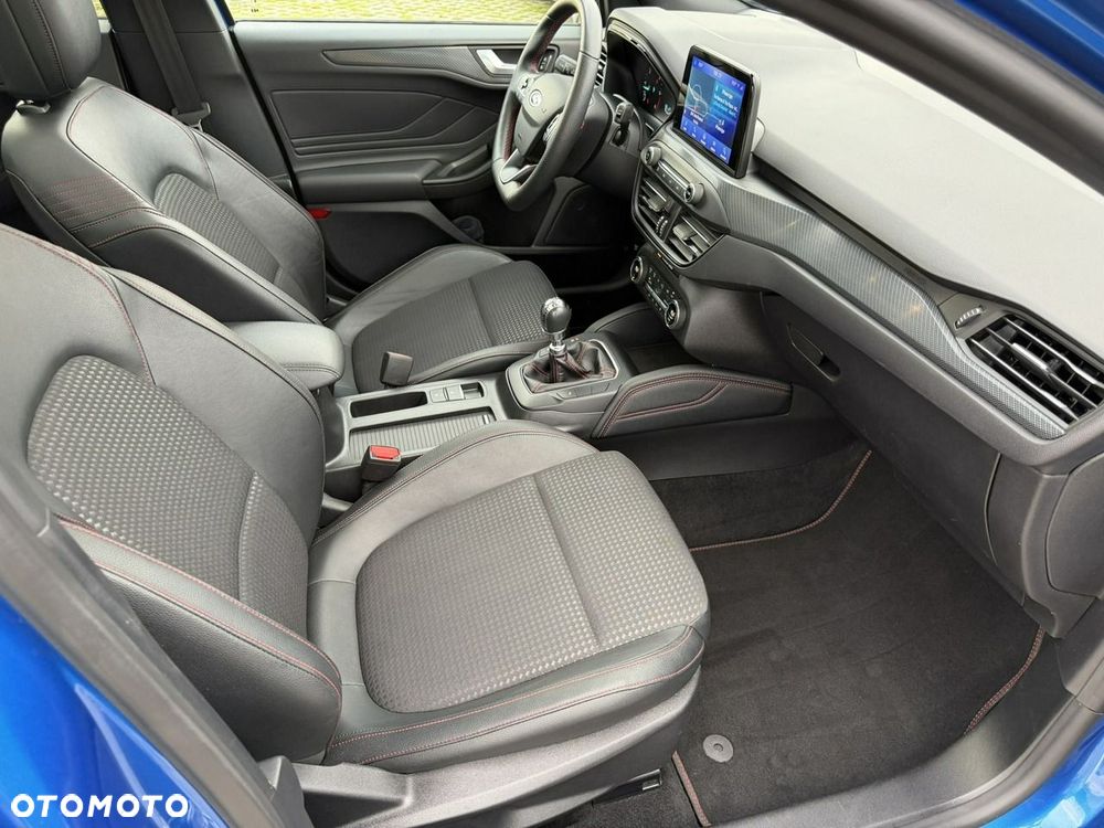 Ford Focus 1.5 EcoBlue Start-Stopp-System ST-LINE X - 18