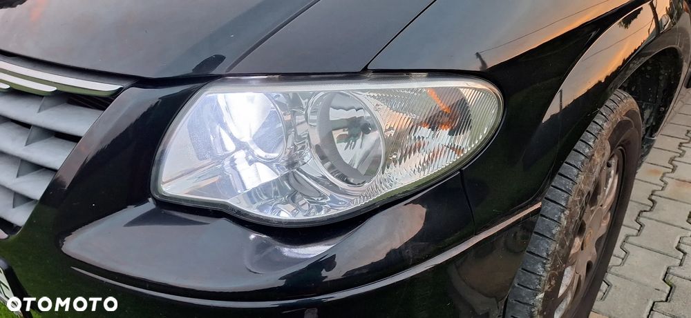 Chrysler Voyager 2.4 SE - 34