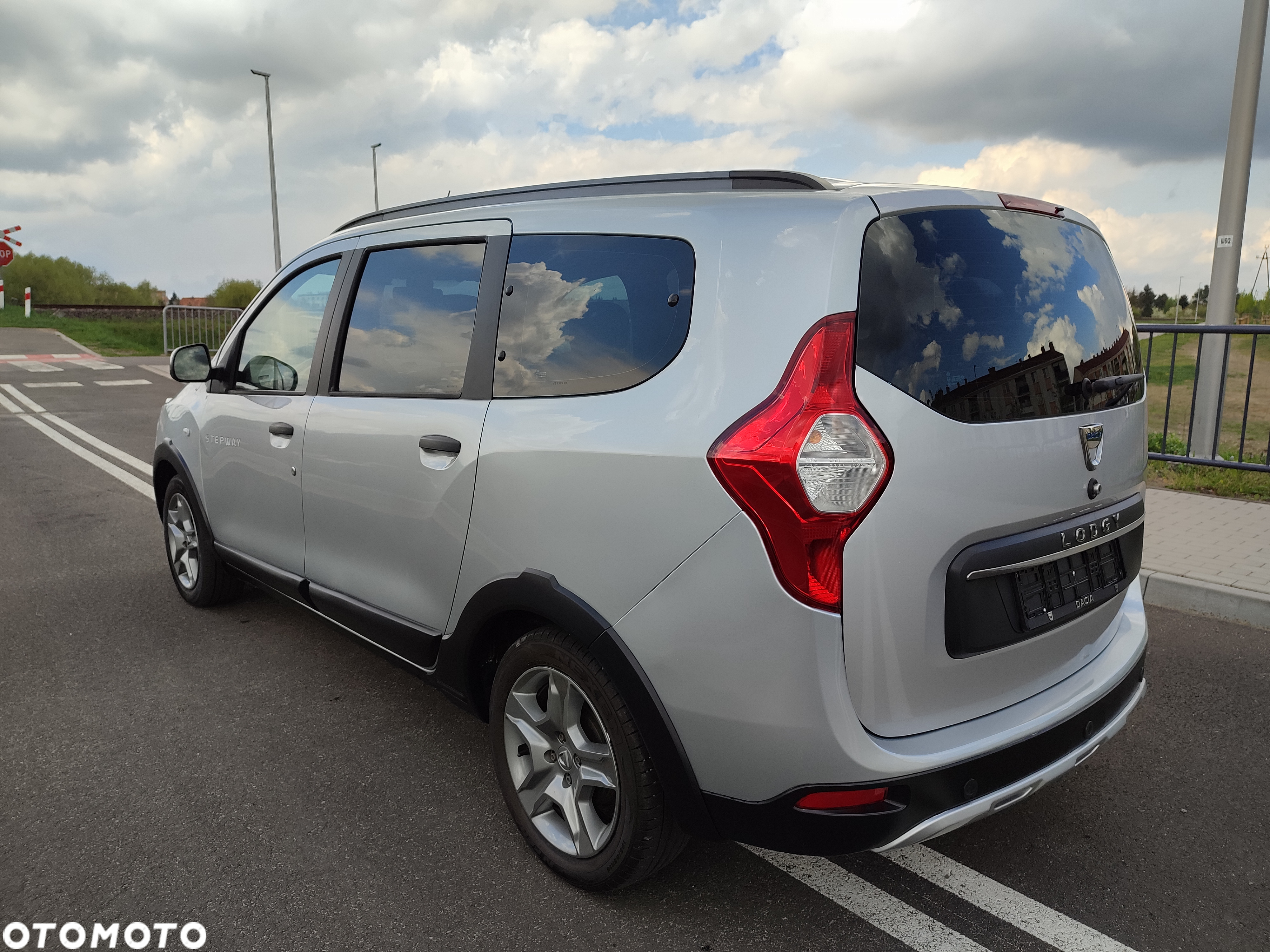 Dacia Lodgy TCe 130 GPF (7-Sitzer) Stepway - 6