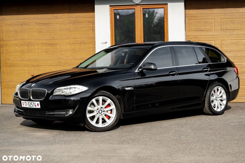BMW Seria 5 528i xDrive Sport-Aut - 3
