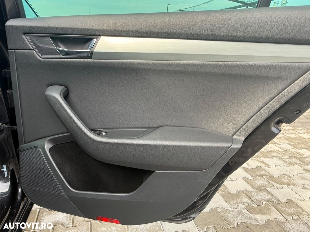 Skoda Superb 2.0 TDI DSG Active - 18