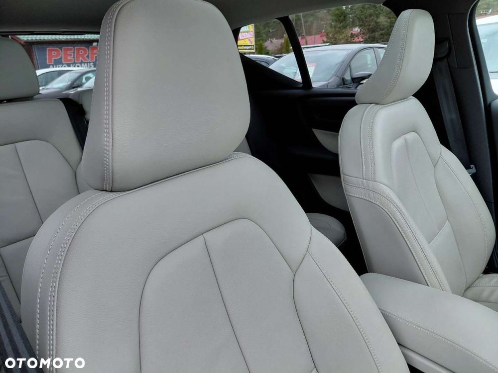 Volvo XC 40 - 18