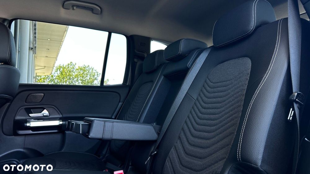 Mercedes-Benz GLB - 27