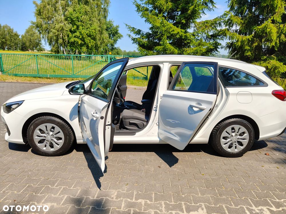 Hyundai i30 1.6 D Classic + - 29