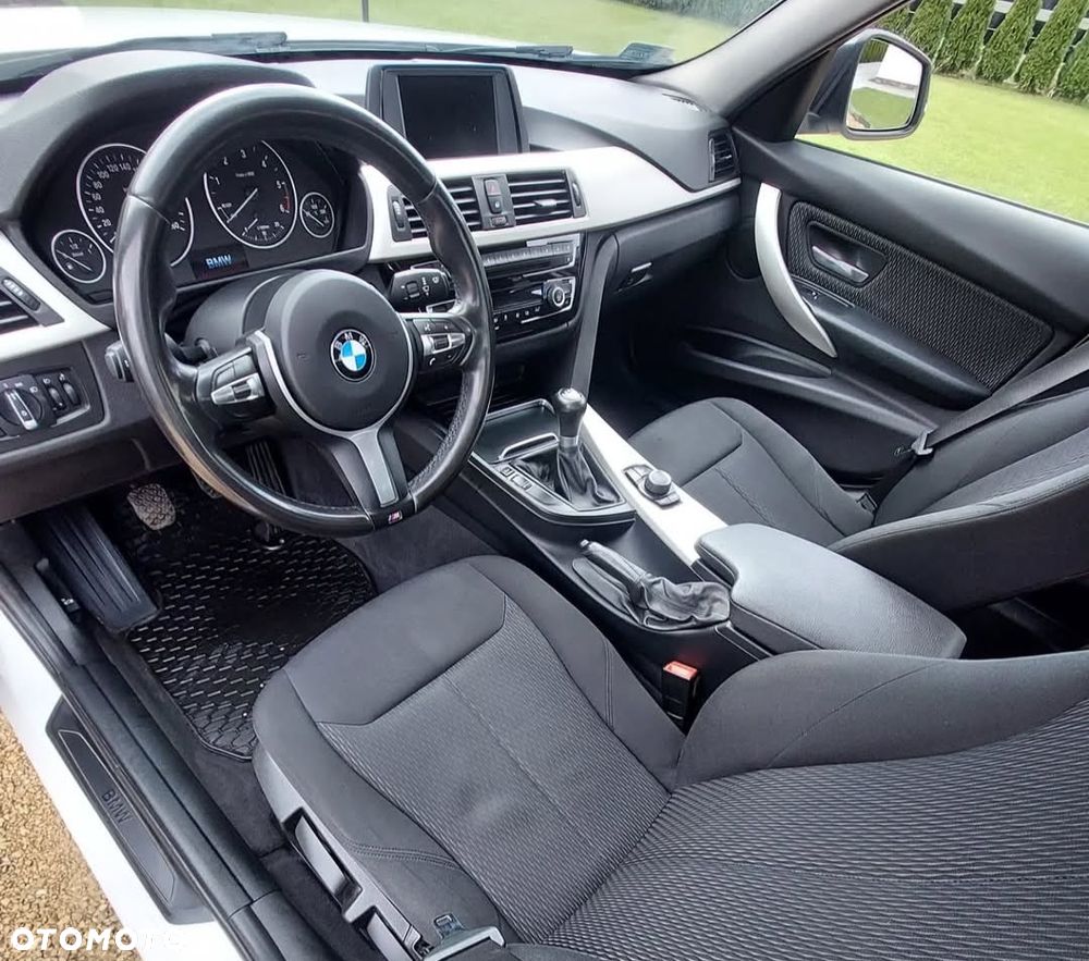 BMW Seria 3 318d - 4