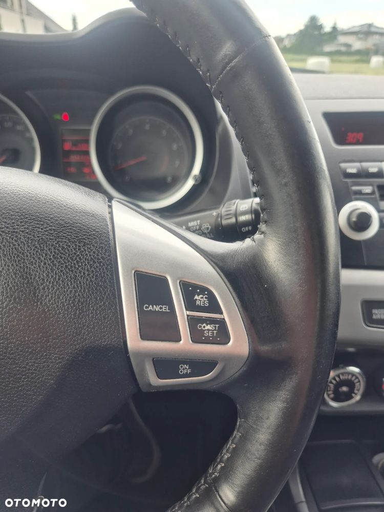 Mitsubishi Lancer 1.8 Intense - 28