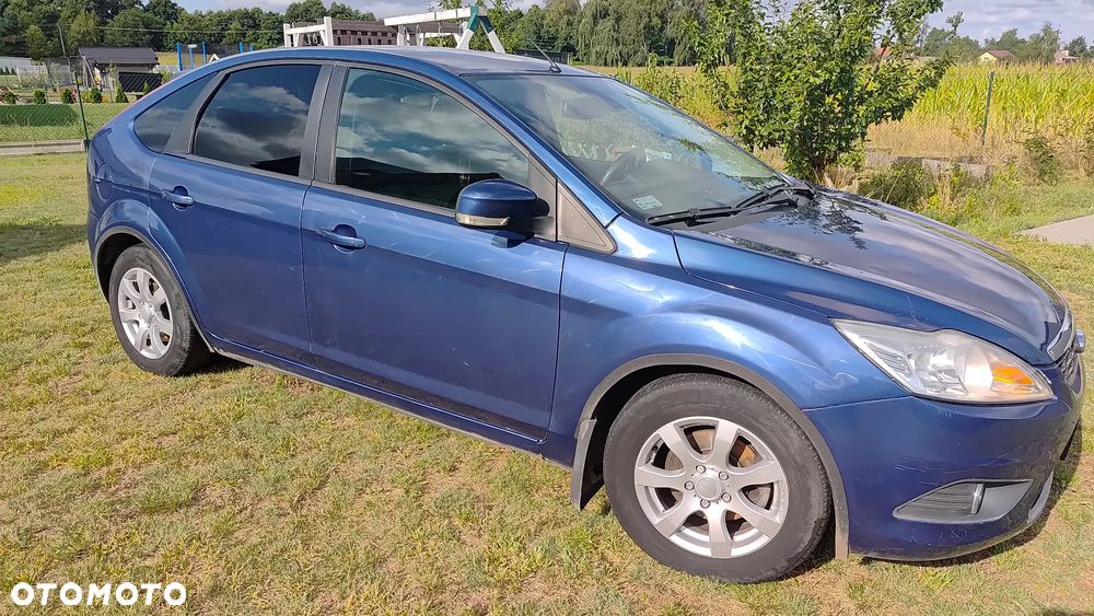 Ford Focus 1.6 Trend + - 4