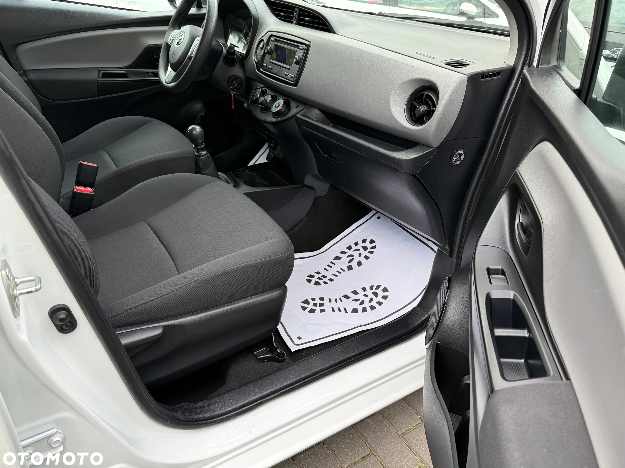 Toyota Yaris 1.5 Active - 10