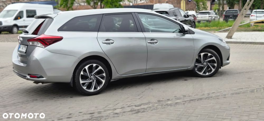 Toyota Auris 1.6 D-4D Design Edition - 14